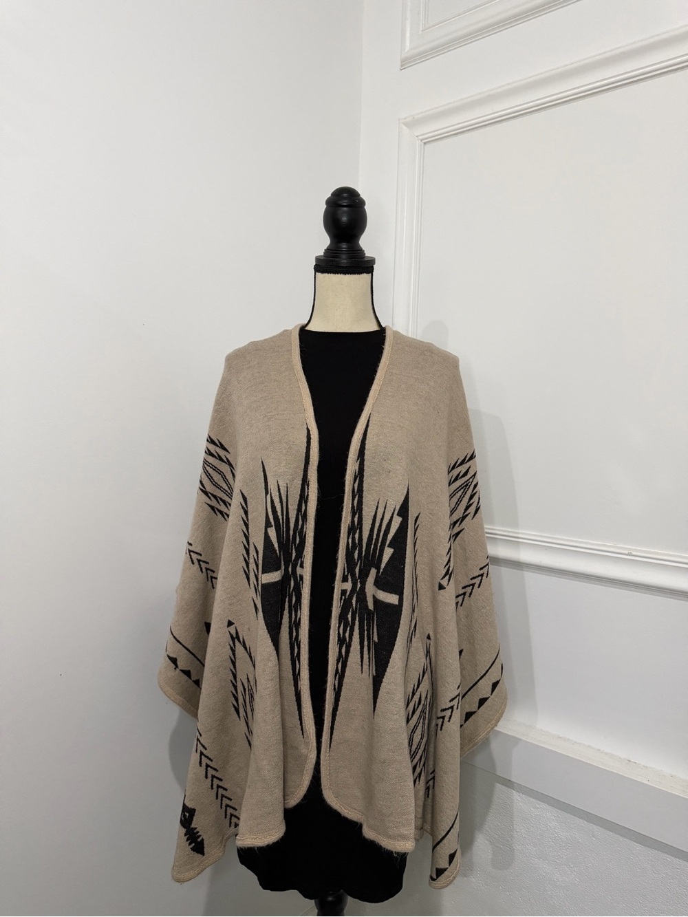 Neutral Aztec-Print Poncho in Beige and Black - Unbranded 100% Acrilyc
